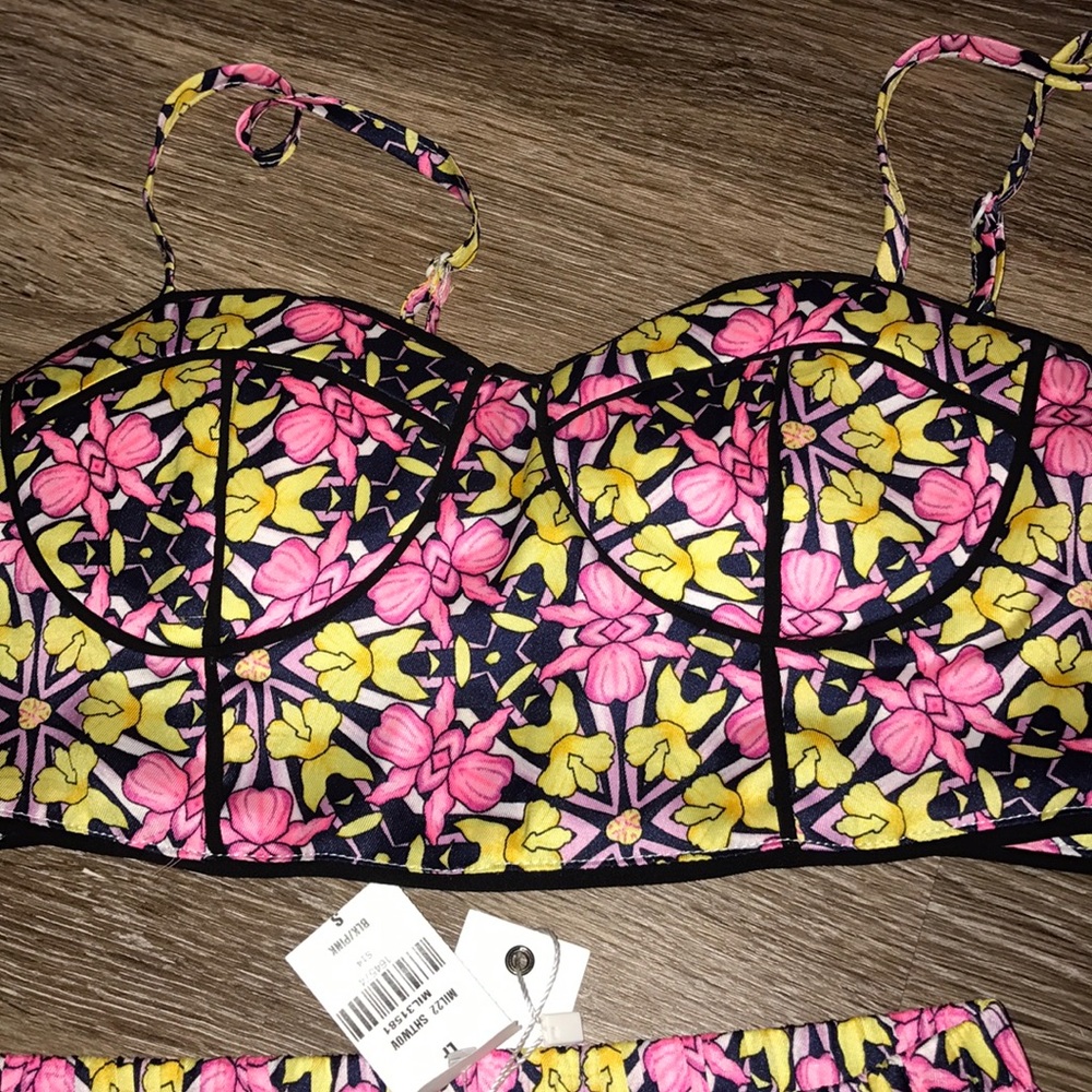 Lf short set - Picture 2 of 4